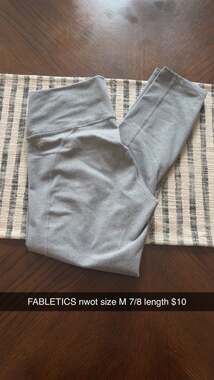 Fabletics Women's 7/8 Length Leggings Gray Size M
